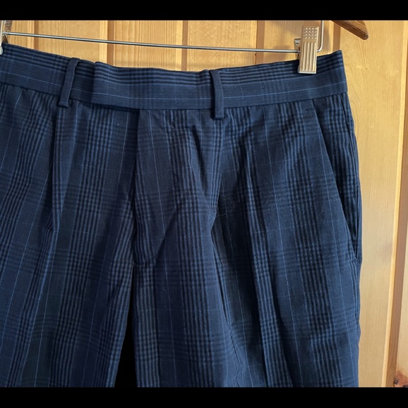 ASOS DESIGN Tall slim crop smart pants in blue seersucker check - Picture 4 of 9